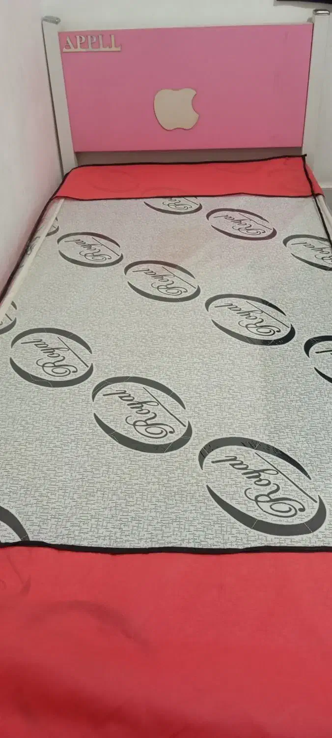 تخت تک نفره|تخت و سرویس خواب|قم, قلعه کامکار|دیوار