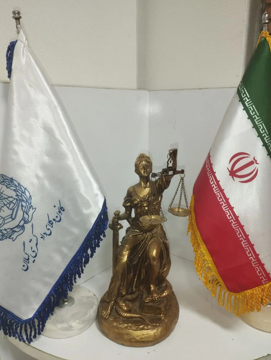 وکالت تخصصی پروندههای حقوقی و اخذ سند. اقساط|خدمات مالی، حقوقی و اداری|رشت, لاکانی|دیوار