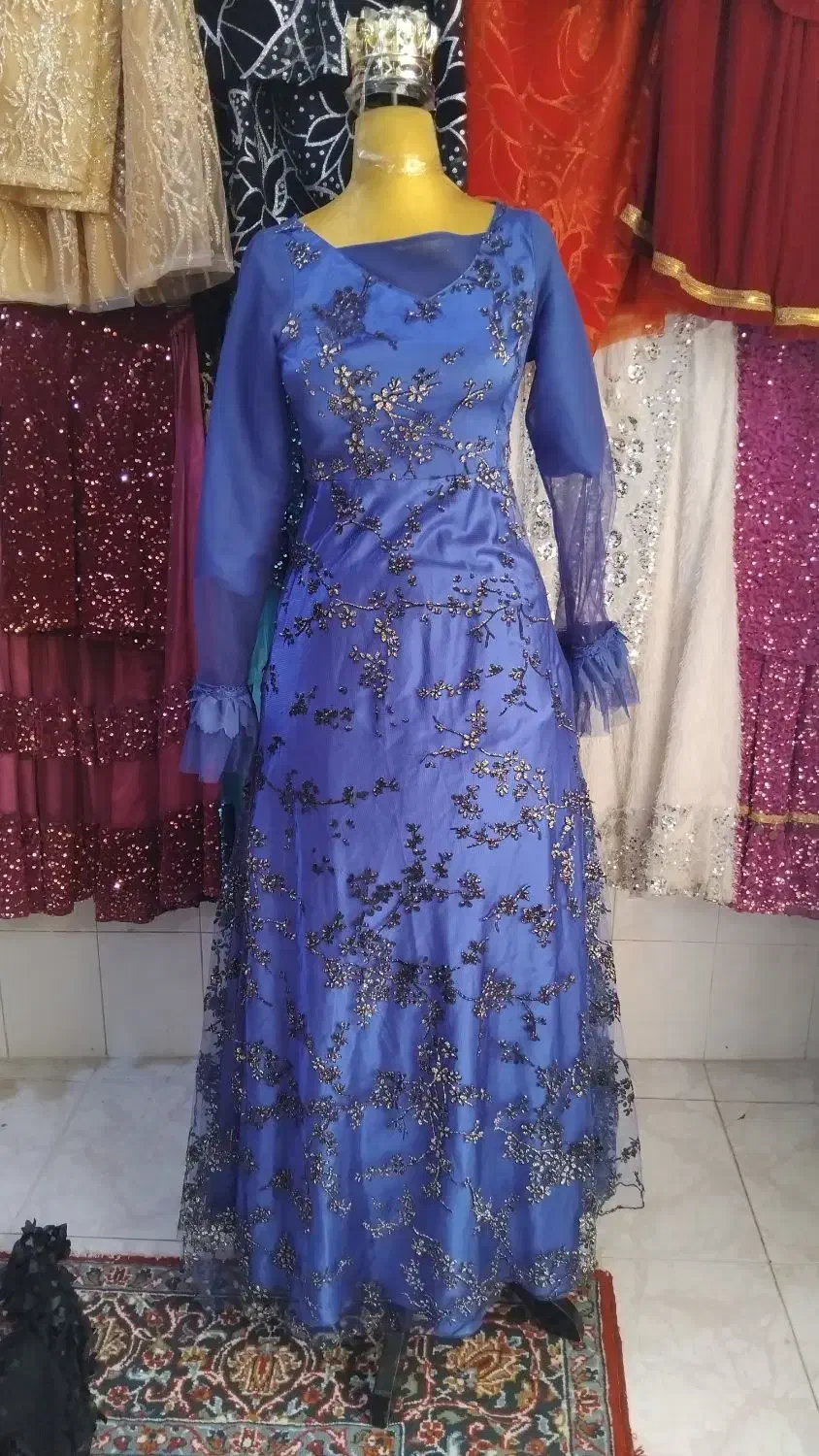 لباس مجلسی|لباس|مسجد سلیمان, |دیوار