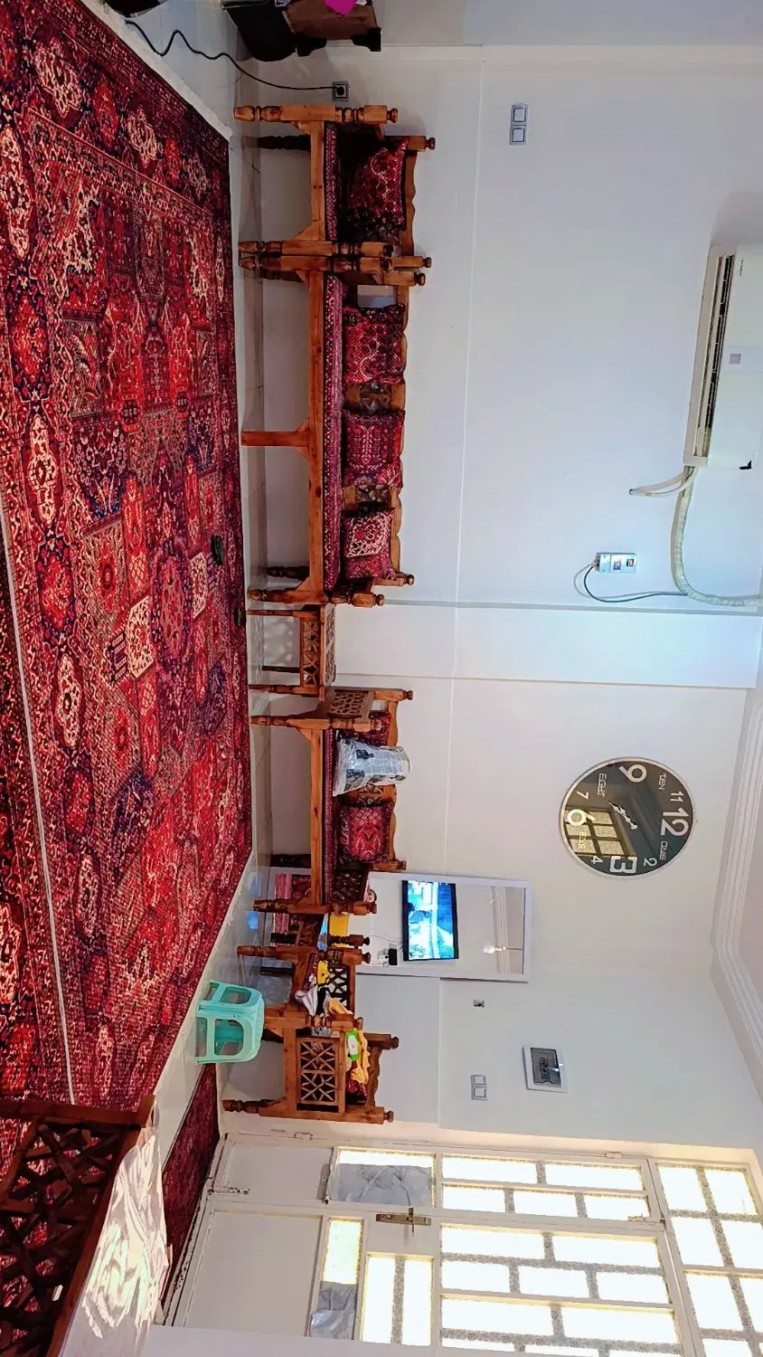 تخت سنتی|صندلی و نیمکت|دوگنبدان, |دیوار