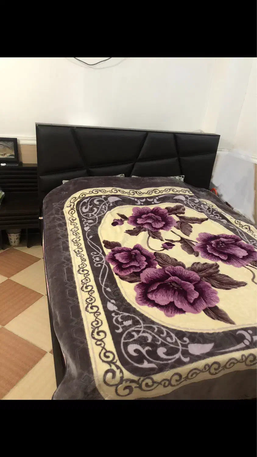 تخت خواب دو نفره سایز ۱۸۰ با پاتختی|تخت و سرویس خواب|بندرعباس, |دیوار