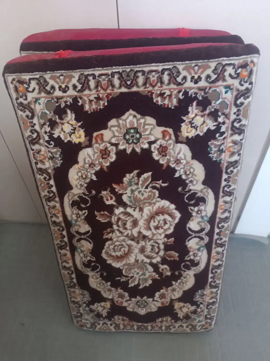 پشتی دو عدد سالم تمیز|پشتی|خوی, |دیوار