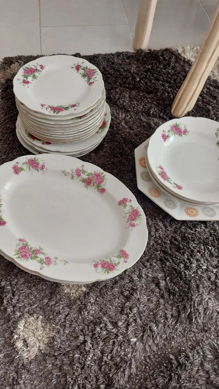 گل سرخی|کلکسیون اشیاء عتیقه|کرج, ساماندهی|دیوار