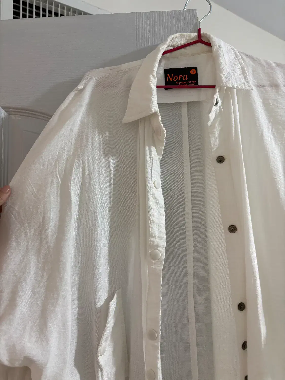 مانتو و یک عدد کیف|لباس|فردیس, منظریه|دیوار