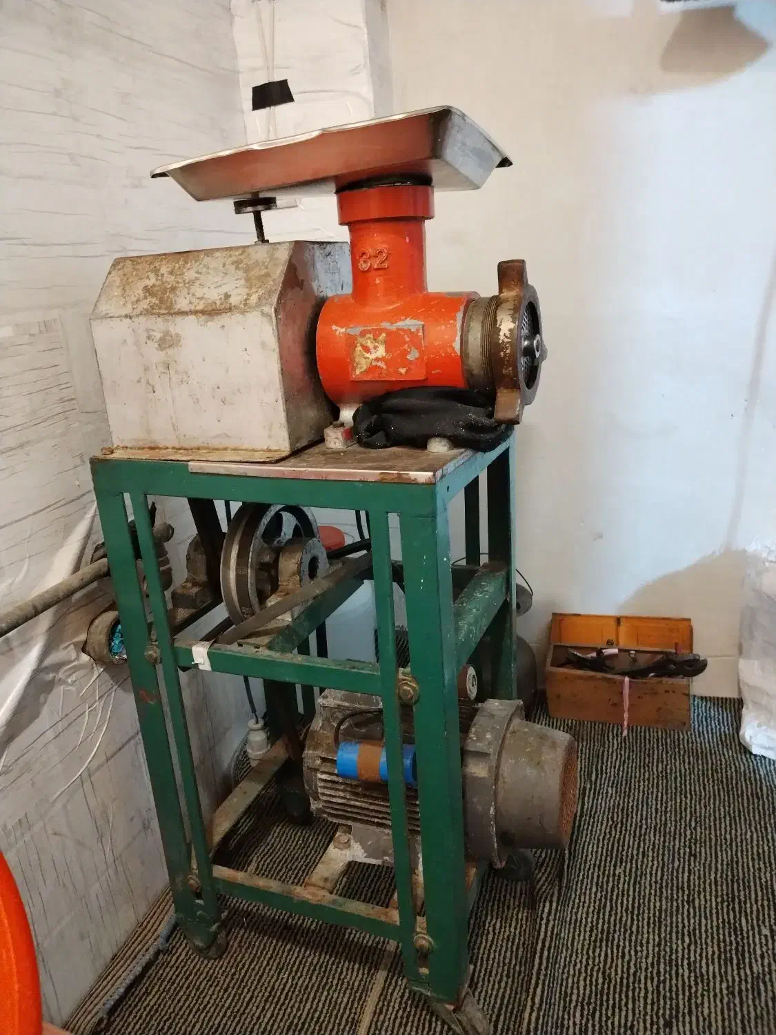 چرخ گوشت صنعتی|سایر لوازم برقی|مهاباد (آذربایجان غربی), |دیوار