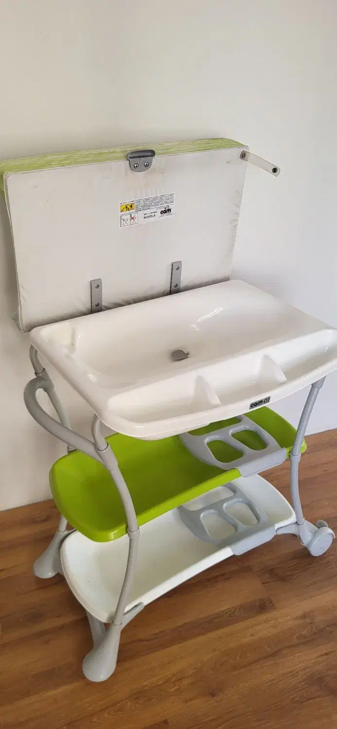 وان و جای تعویض و گهواره و فرنگی|اسباب و اثاث بچه|تهران, فردوس|دیوار