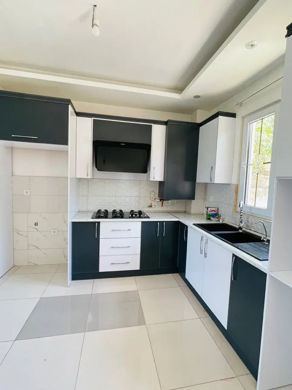 یک ویلا شیک فروش فوری|فروش خانه و ویلا|شفت, |دیوار