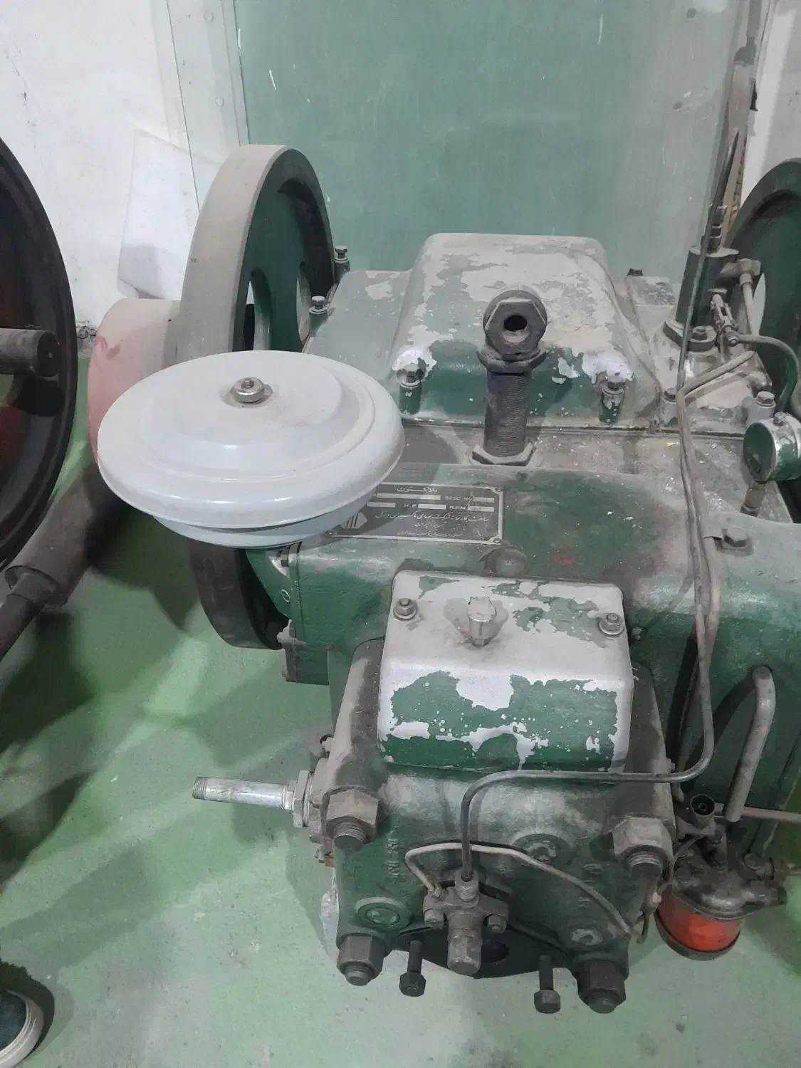 ماشین آلات کشاورزی|ماشین‌آلات صنعتی|سمیرم, |دیوار