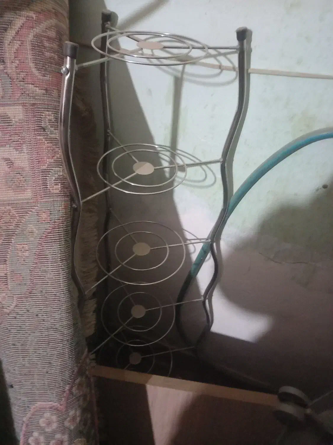 پایه قابلمه|آب‌چکان و نظم‌دهنده ظروف|بیرجند, |دیوار