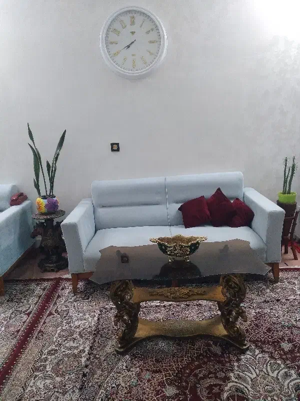 یک نیم ست مبل|مبلمان خانگی و میز عسلی|مشهد, کوی ولیعصر|دیوار