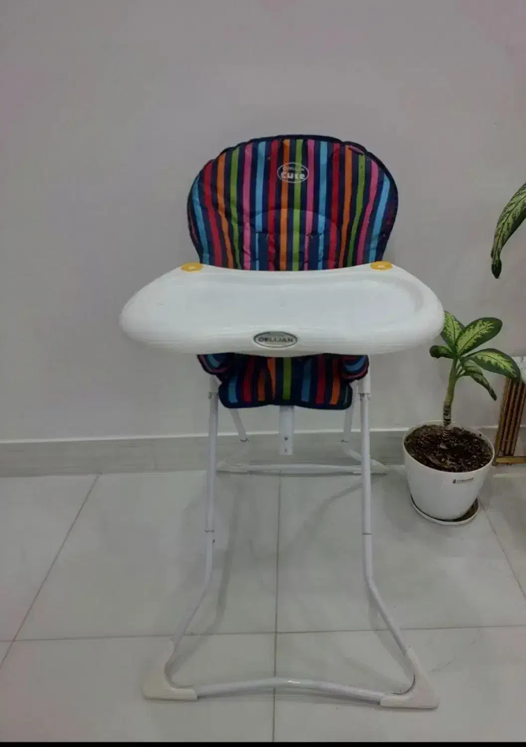 صندلی غذا|تخت و صندلی بچه|بیرجند, |دیوار