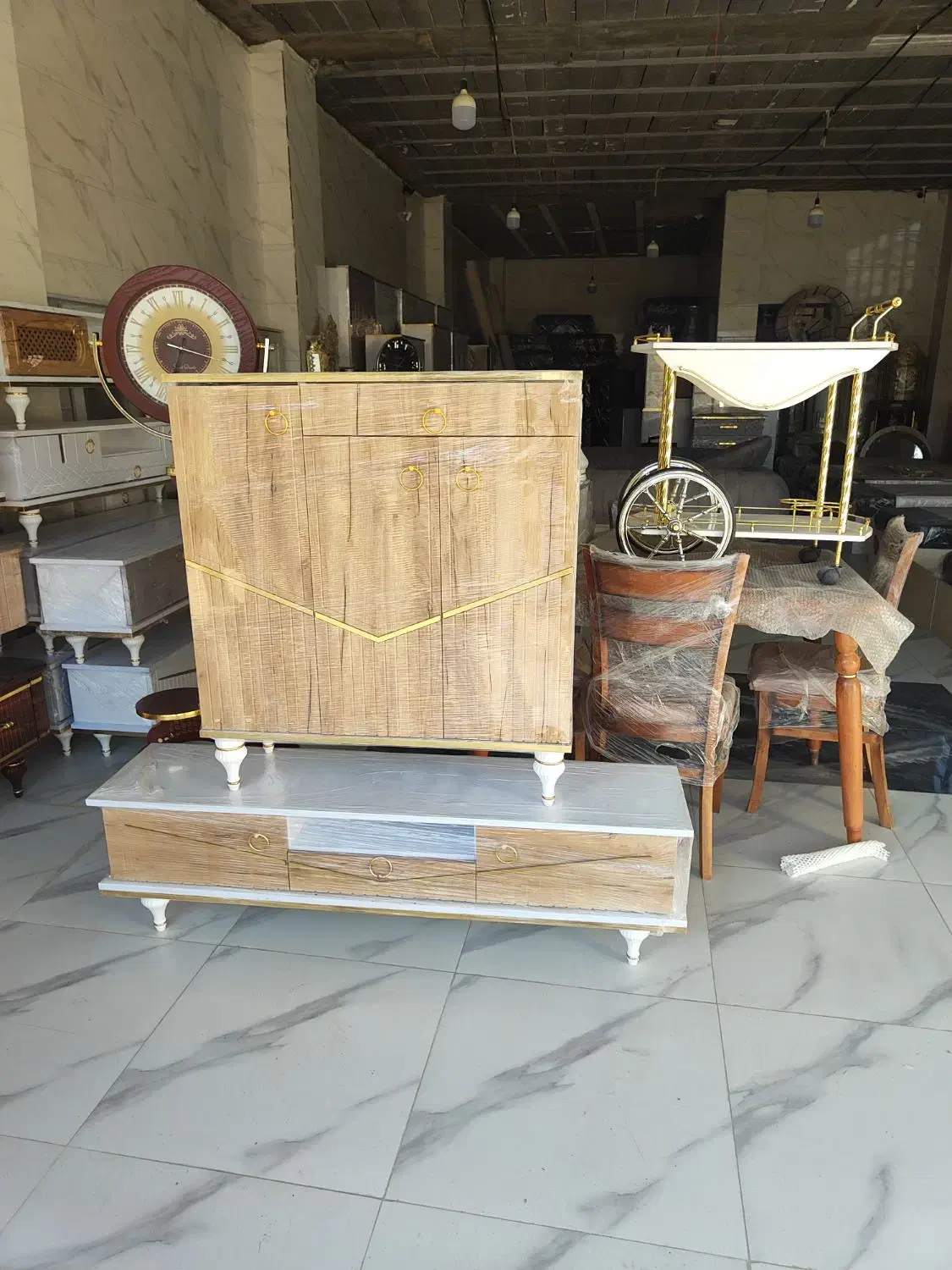 جاکفشی.میز .تخت  هرکدام۳۲۵۰۰۰۰|جاکفشی، کمد، دراور|لردگان, |دیوار