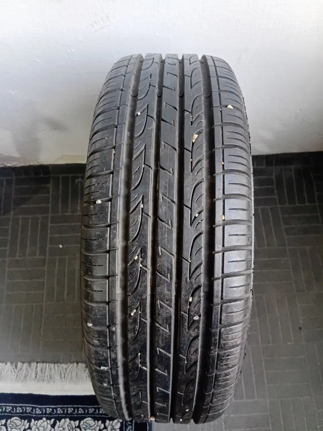 لاستیک نو ساینا|قطعات یدکی و لوازم جانبی|مشهد, پورسینا|دیوار