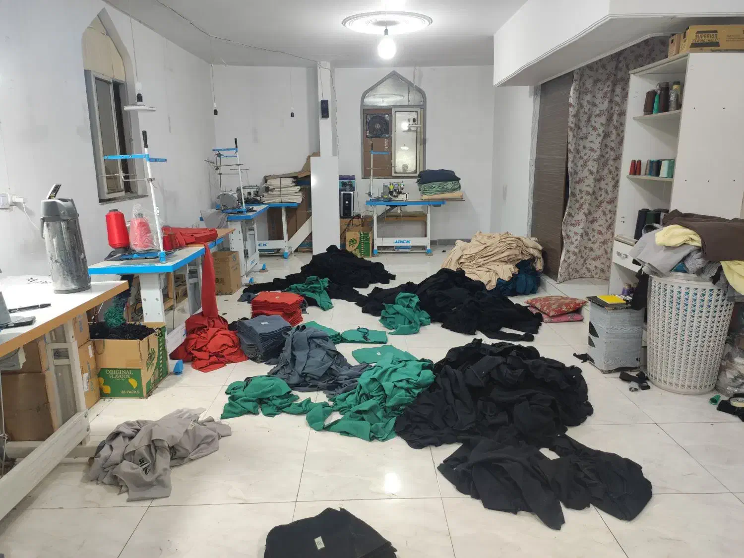 به تعدادی چرخ کار و وسط کار نیازمندیم(فوری)|استخدام صنعتی، فنی، مهندسی|محمدشهر, سیدآباد|دیوار