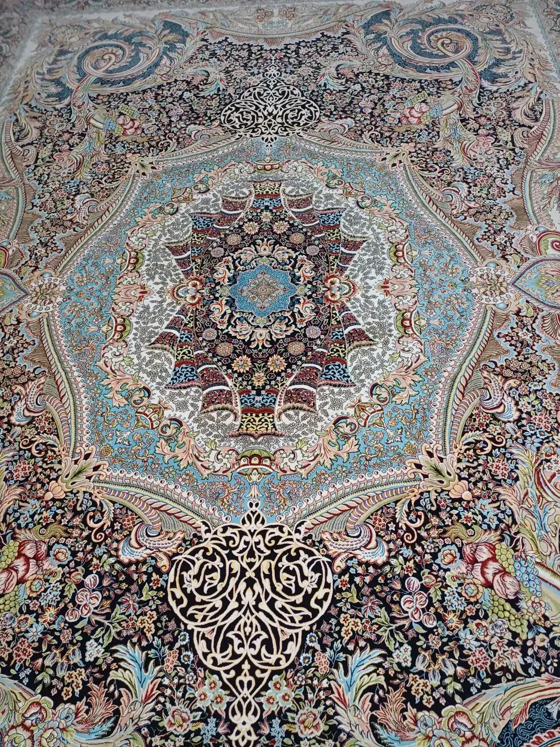 یک تخته فرش 9 متری 1200 شانه الیاف آلمان و ترک|فرش|شاهین‌شهر, برخوار غرب|دیوار