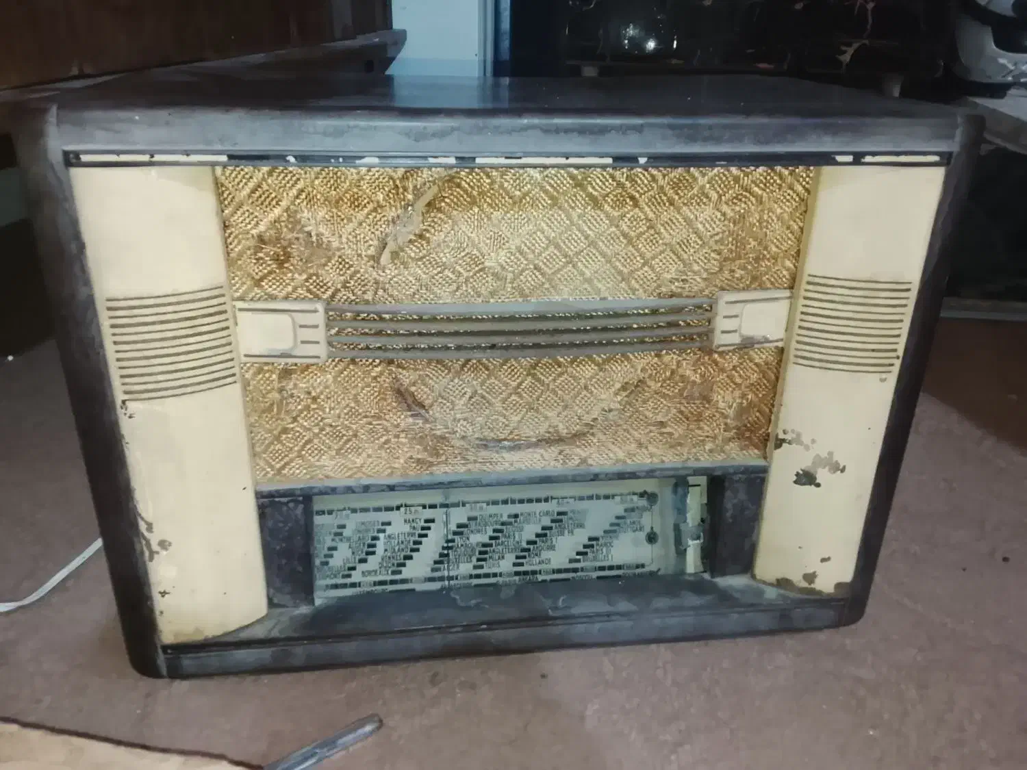 رادیو قدیمی|کلکسیون اشیاء عتیقه|زاهدان, |دیوار