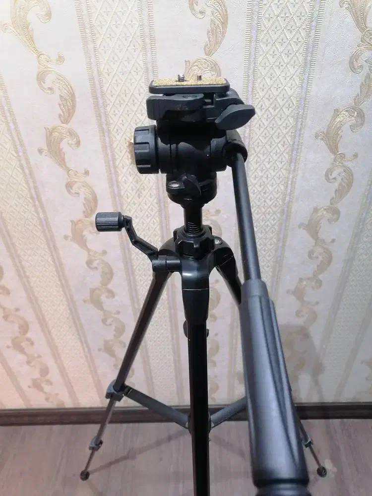 پایه دوربین عکس برداری و فیلم برداری|دوربین عکاسی و فیلمبرداری|تهران, بهمن یار|دیوار