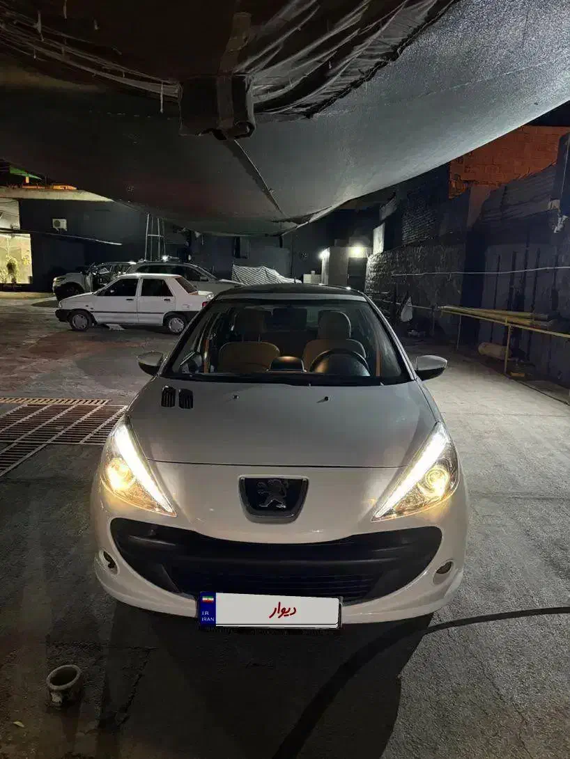 207پانا تمام فابریک تک برگ سند|خودرو سواری و وانت|شیراز, معالی‌آباد|دیوار