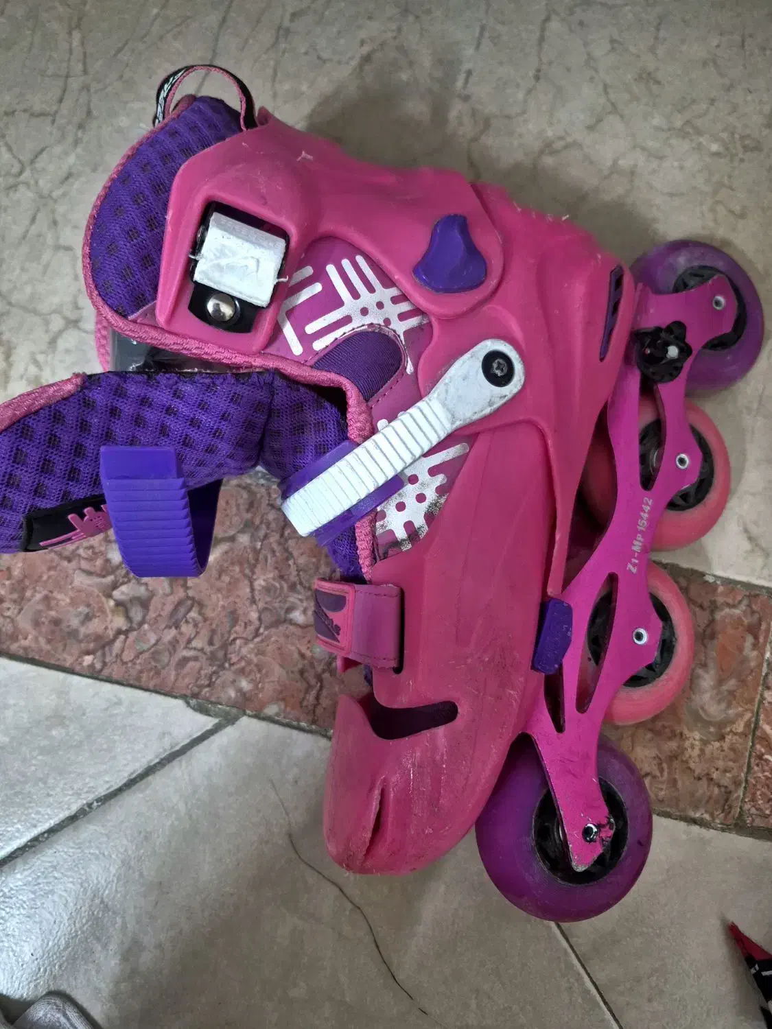 کفش اسکیت فری استایل زد وان سایز ۳۲تا ۳۵|دوچرخه، اسکیت، اسکوتر|اصفهان, رحیمآباد|دیوار