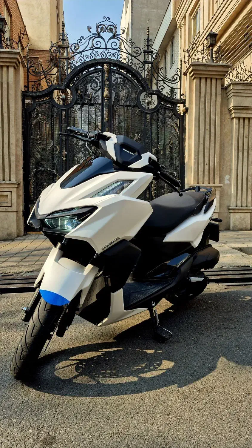 واریو۱۶۰|موتورسیکلت|تهران, دهم فروردین|دیوار