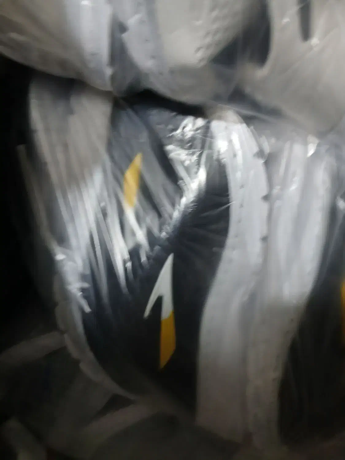 کتونی حراجی عمده ای داریم|لباس|مشهد, جانباز|دیوار