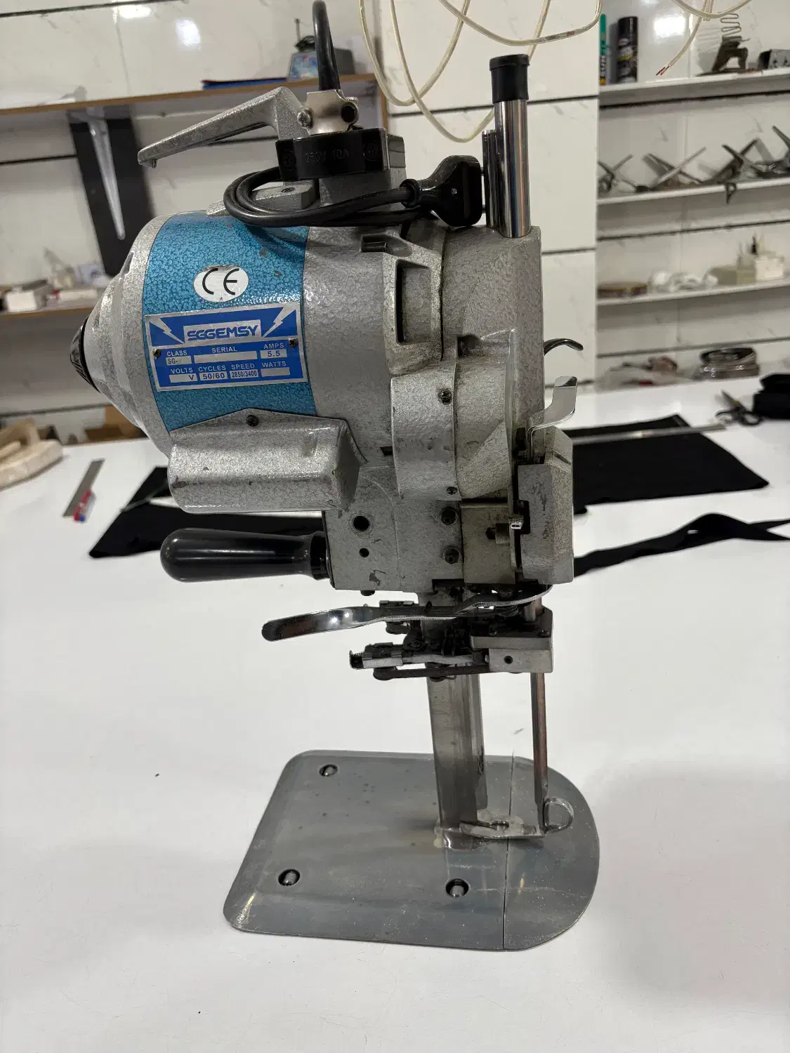 قیچی برش|لوازم خیاطی و بافتنی|ملارد, |دیوار