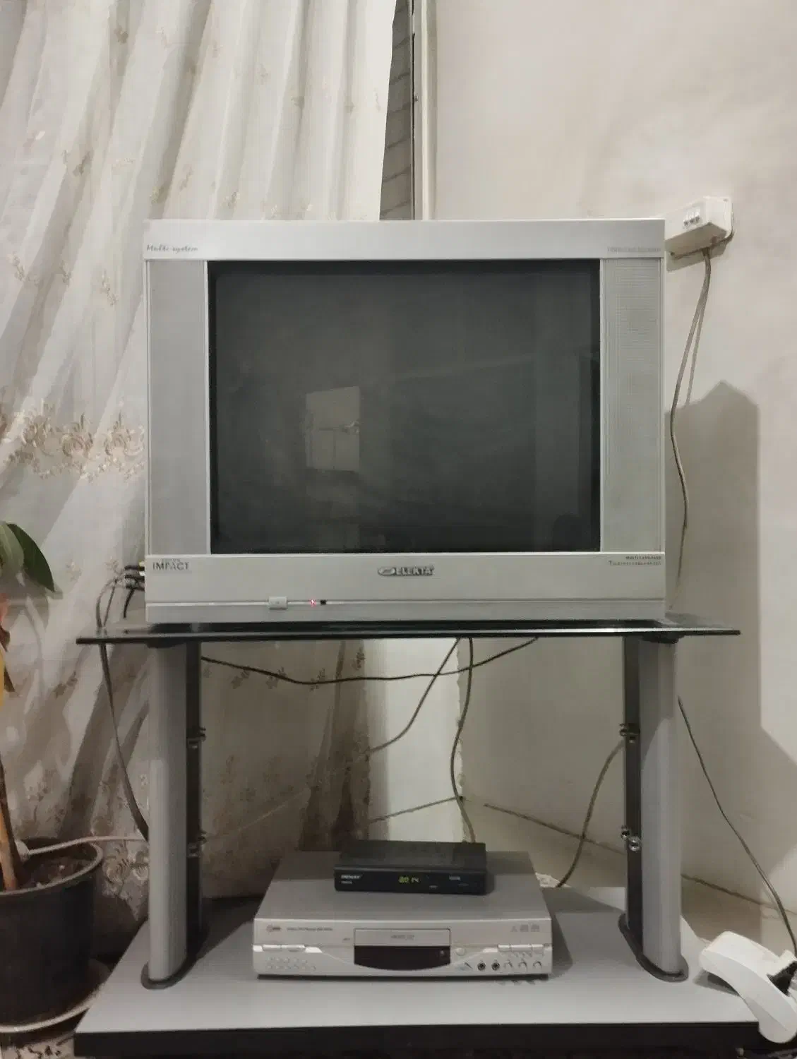 میز همراه تلویزیون۲۹ اینچ ELEKTA اماراتی|تلویزیون و پروژکتور|قم, شهدا|دیوار