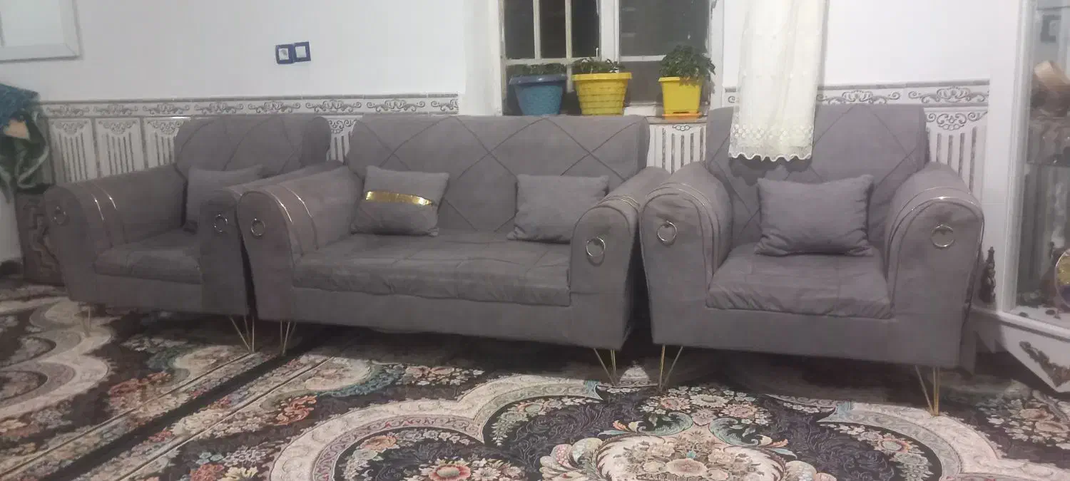 مبل راحتی هفت نفره تمیز وسالم|مبلمان خانگی و میز عسلی|الیگودرز, |دیوار