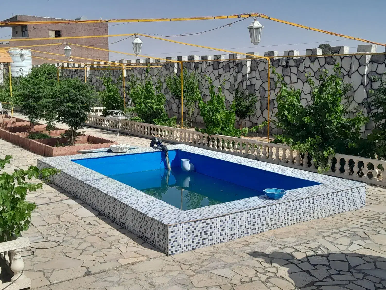 باغ ویلا اجاره شبی ۲۵۰۰۰۰۰|اجارهٔ کوتاهمدت ویلا و باغ|نجفآباد, جلال آباد|دیوار