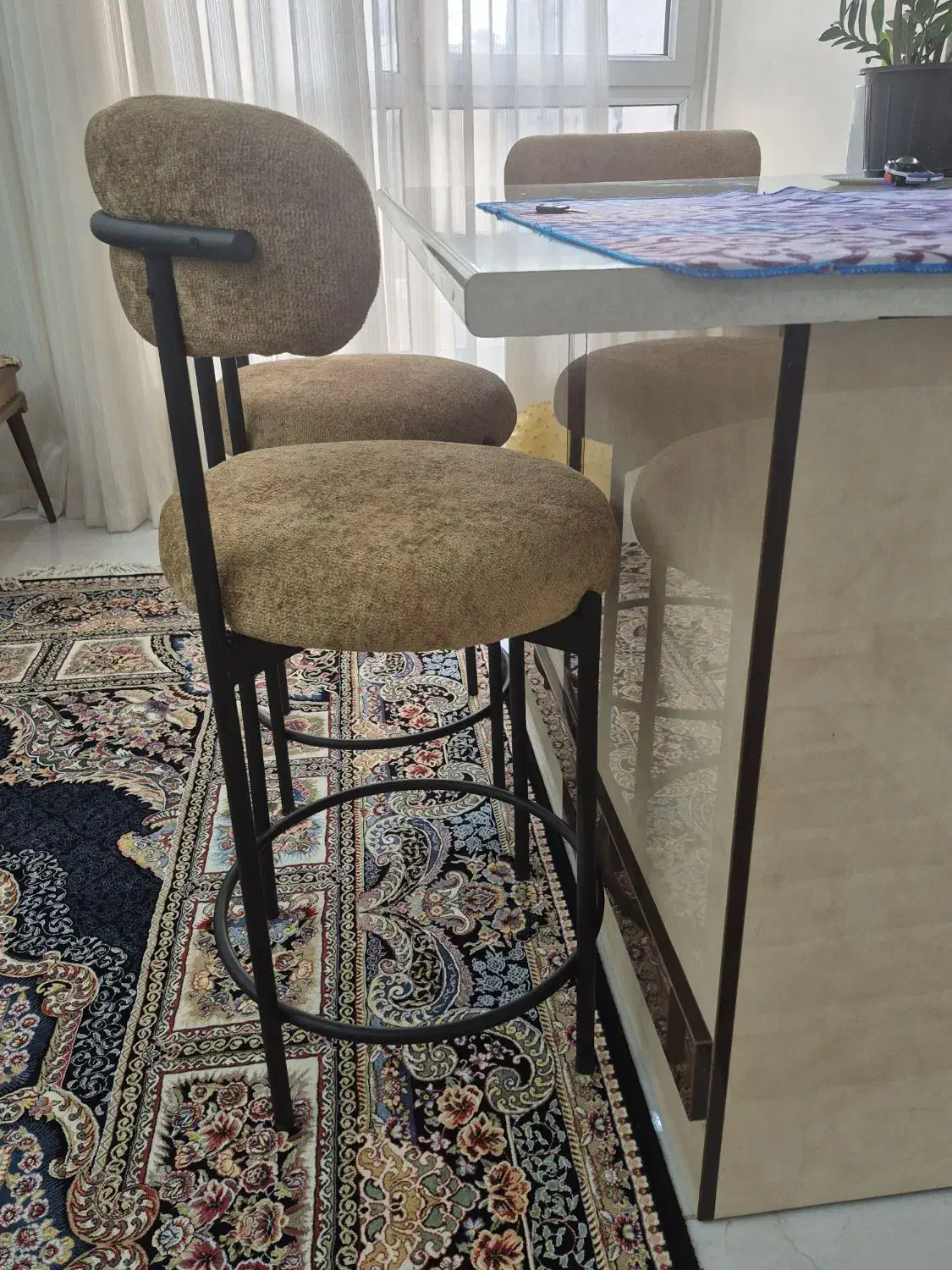 صندلی کانتر و جزیره|میز و صندلی غذاخوری|اندیشه, اندیشه فاز ۱|دیوار