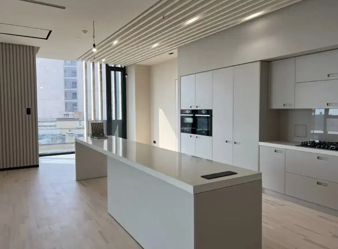 دیباجی جنوبی/۲۲۲متر ۲خواب ۱مستر/نوساز/تکواحدی/2P