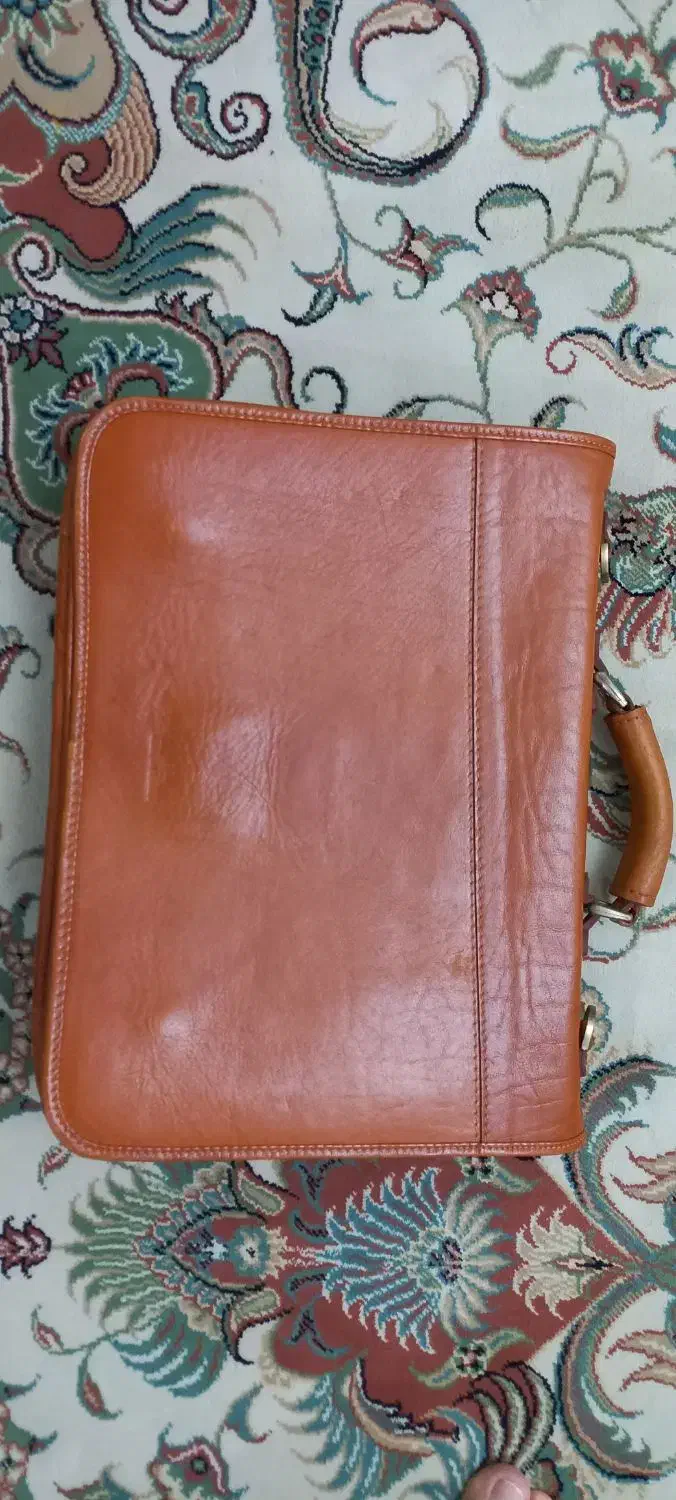 کیف تمام چرم|کیف، کفش، کمربند|پرند, فاز ۶|دیوار