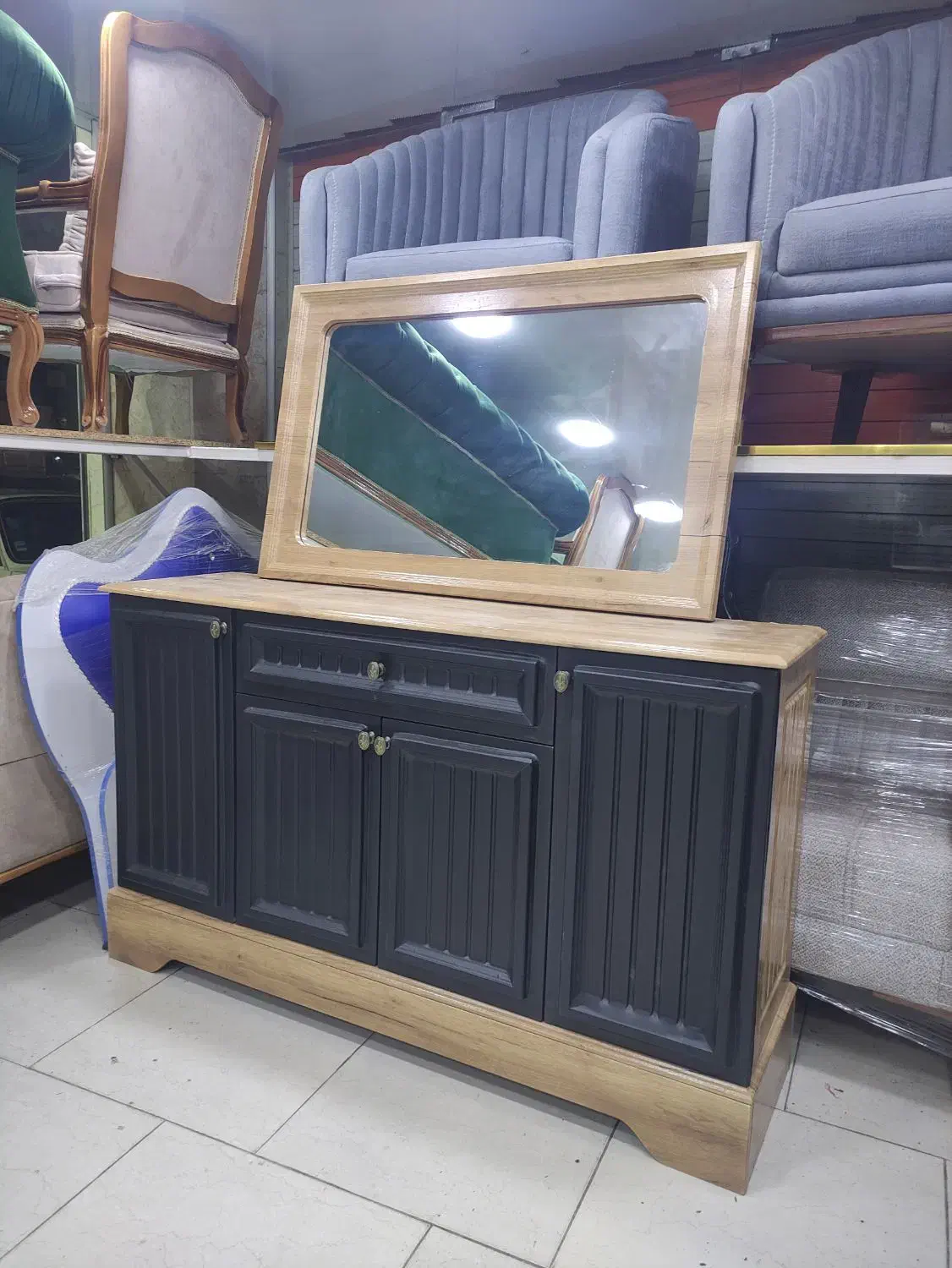 دکوری کنسول با اینه وکیوم|بوفه، ویترین، کنسول|رشت, گلزاران|دیوار