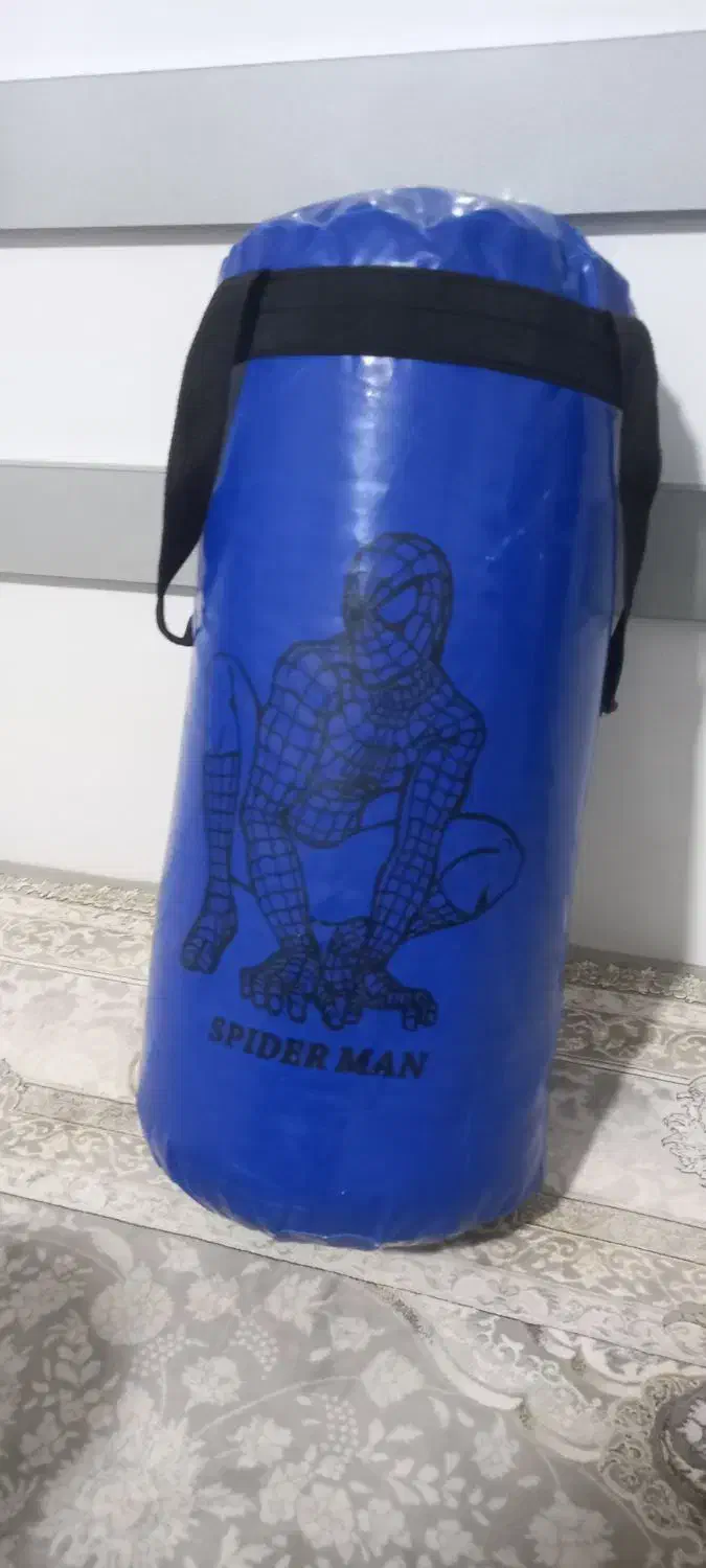 کیسه بوکس کفش ورزشی چمن|تجهیزات ورزشی|مرند, |دیوار