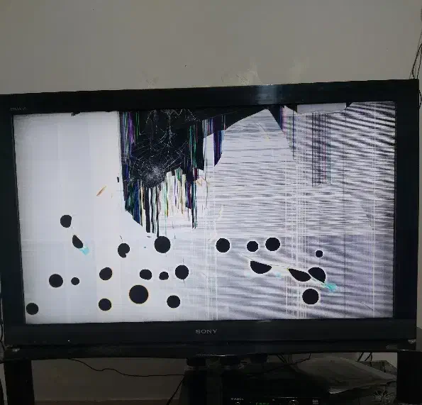 تلوزیون ال سی دی شکسته|تلویزیون و پروژکتور|ایلام, |دیوار