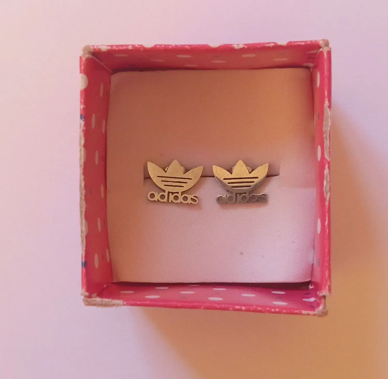 گوشواره میخی|بدلیجات|شازند, |دیوار