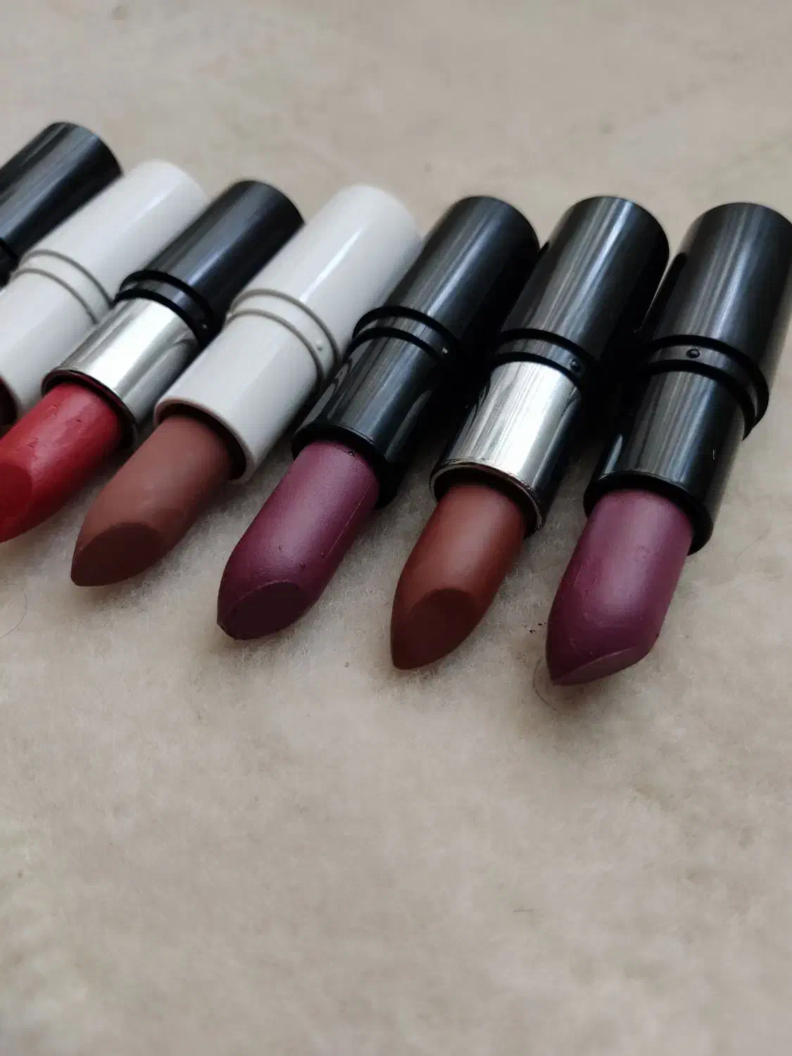 رژلب بدون سرب|آرایشی، بهداشتی، درمانی|تربت‌حیدریه, شهید بهشتی|دیوار