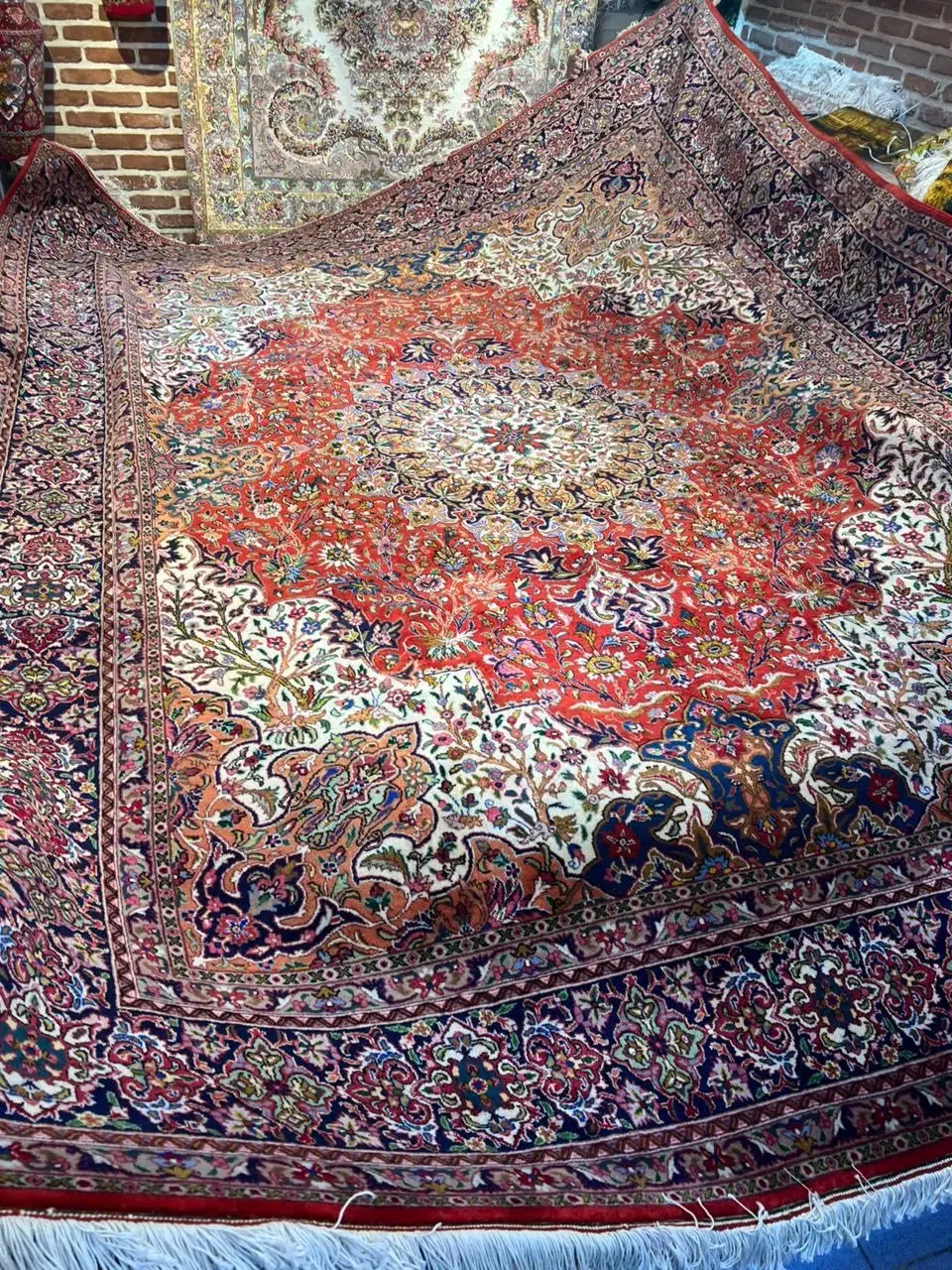فرش ۱۲ متری طرح لاله در حد نو|فرش|تبریز, |دیوار