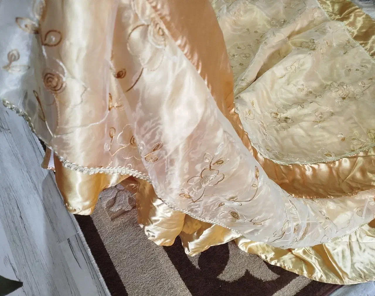 پشتی و رو تختی|پشتی|آزادشهر, |دیوار