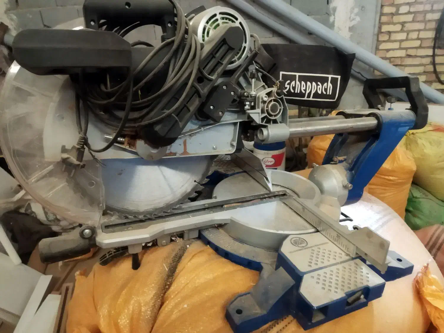 فارسی بر|ابزارآلات|بجنورد, |دیوار