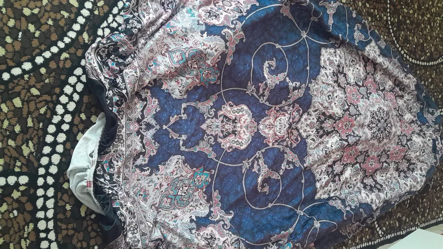 روفرشی سرمه ای|روفرشی|پیشوا, |دیوار