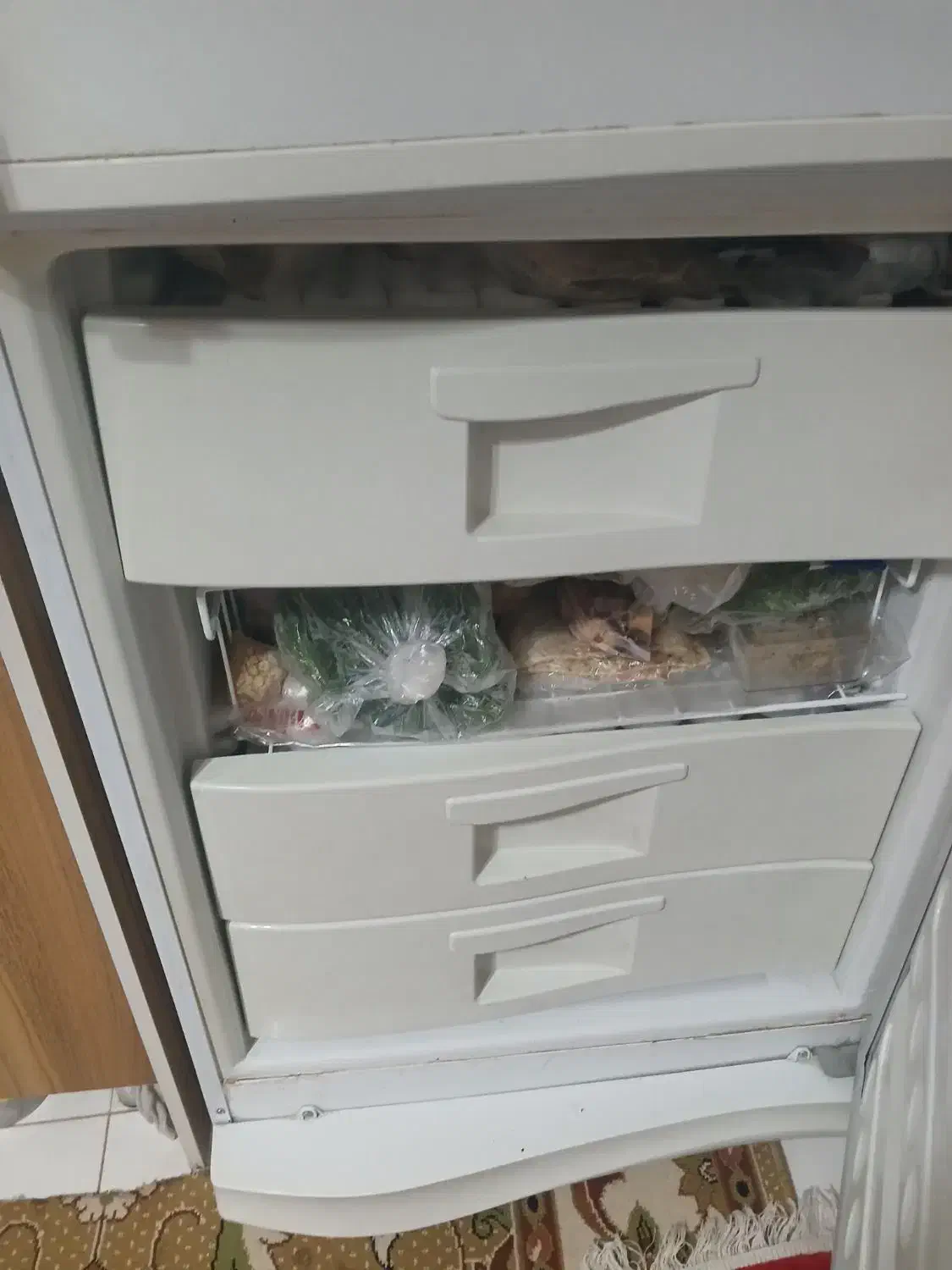 یخچال فریزر دو درب بالا وپایین ۴ کشو|یخچال و فریزر|جاجرود, |دیوار