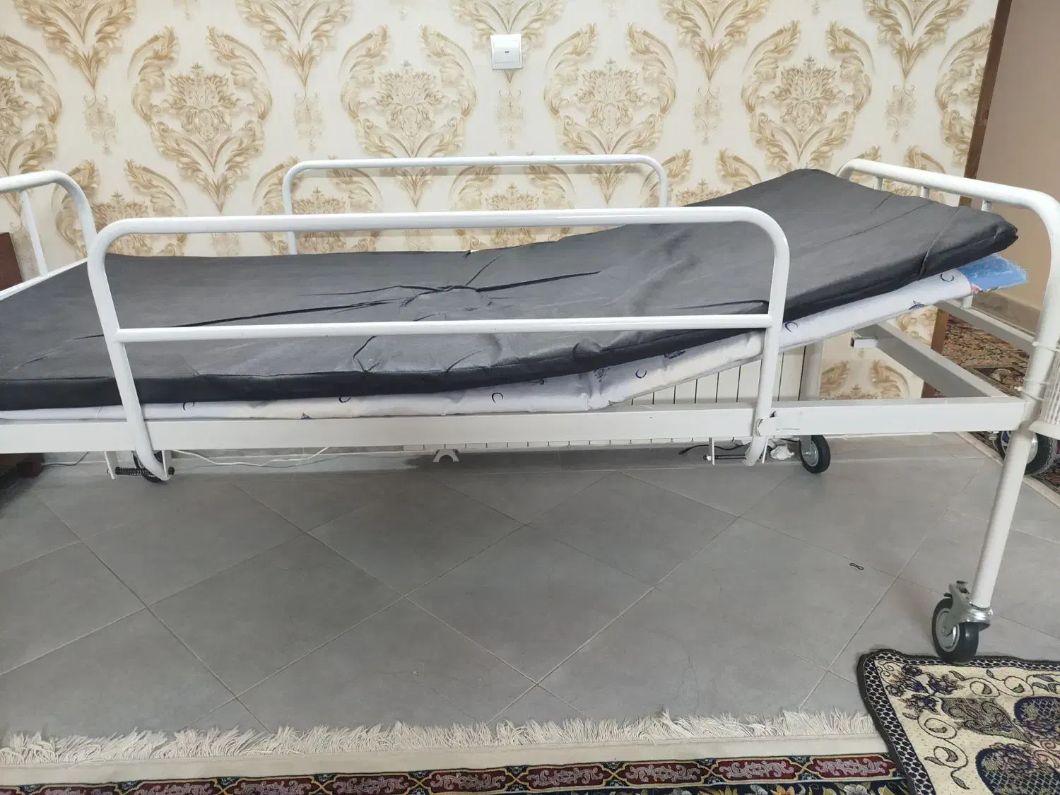تخت بیمارستانی کاملا نو|آرایشی، بهداشتی، درمانی|محمدشهر, ولدآباد|دیوار