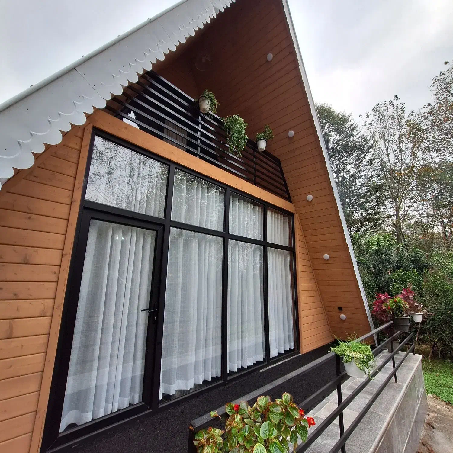 اجاره روزانه هفتگی کلبه ساحل گیشم|اجارهٔ کوتاه‌مدت ویلا و باغ|رشت, گلسار|دیوار