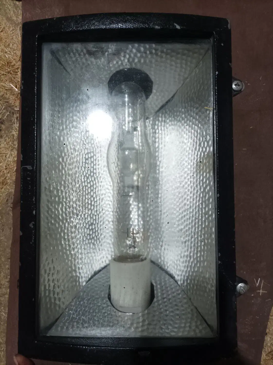 hgk|لامپ و چراغ|قیروکارزین, |دیوار