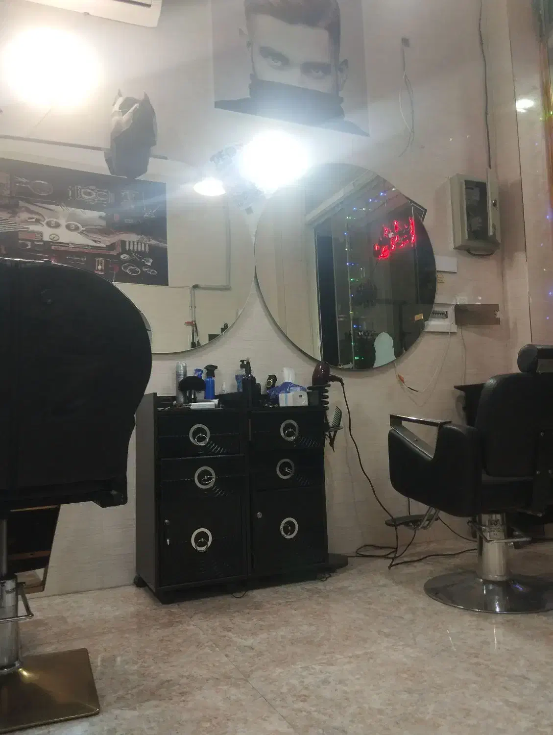 لوازم آرایشگاه|آرایشگاه و سالنهای زیبایی|اندیشه, اندیشه فاز ۱|دیوار