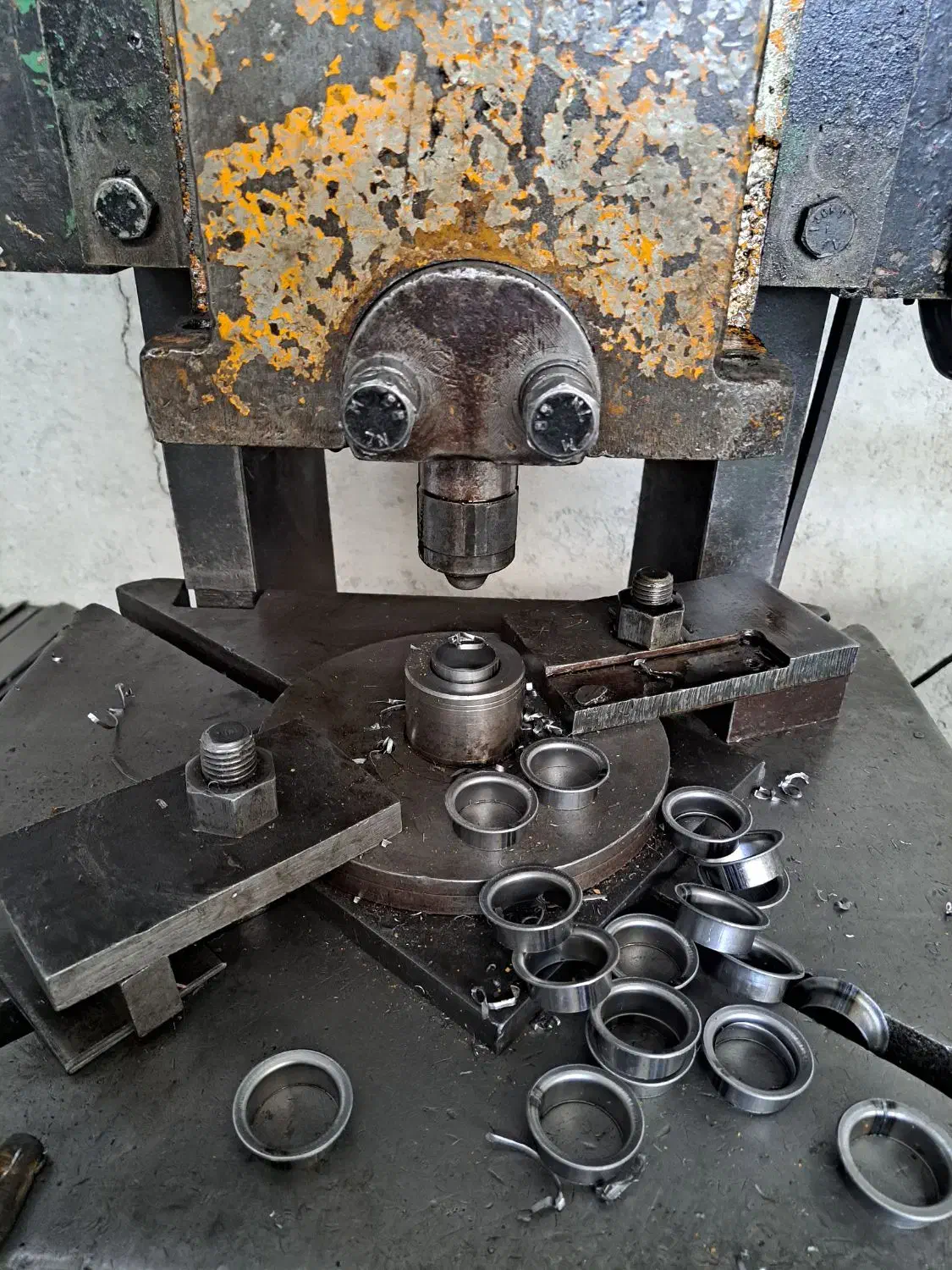 کارگر ساده جهت کار در پرسکاری و سری تراشی|استخدام صنعتی، فنی، مهندسی|تهران, یافت آباد جنوبی|دیوار