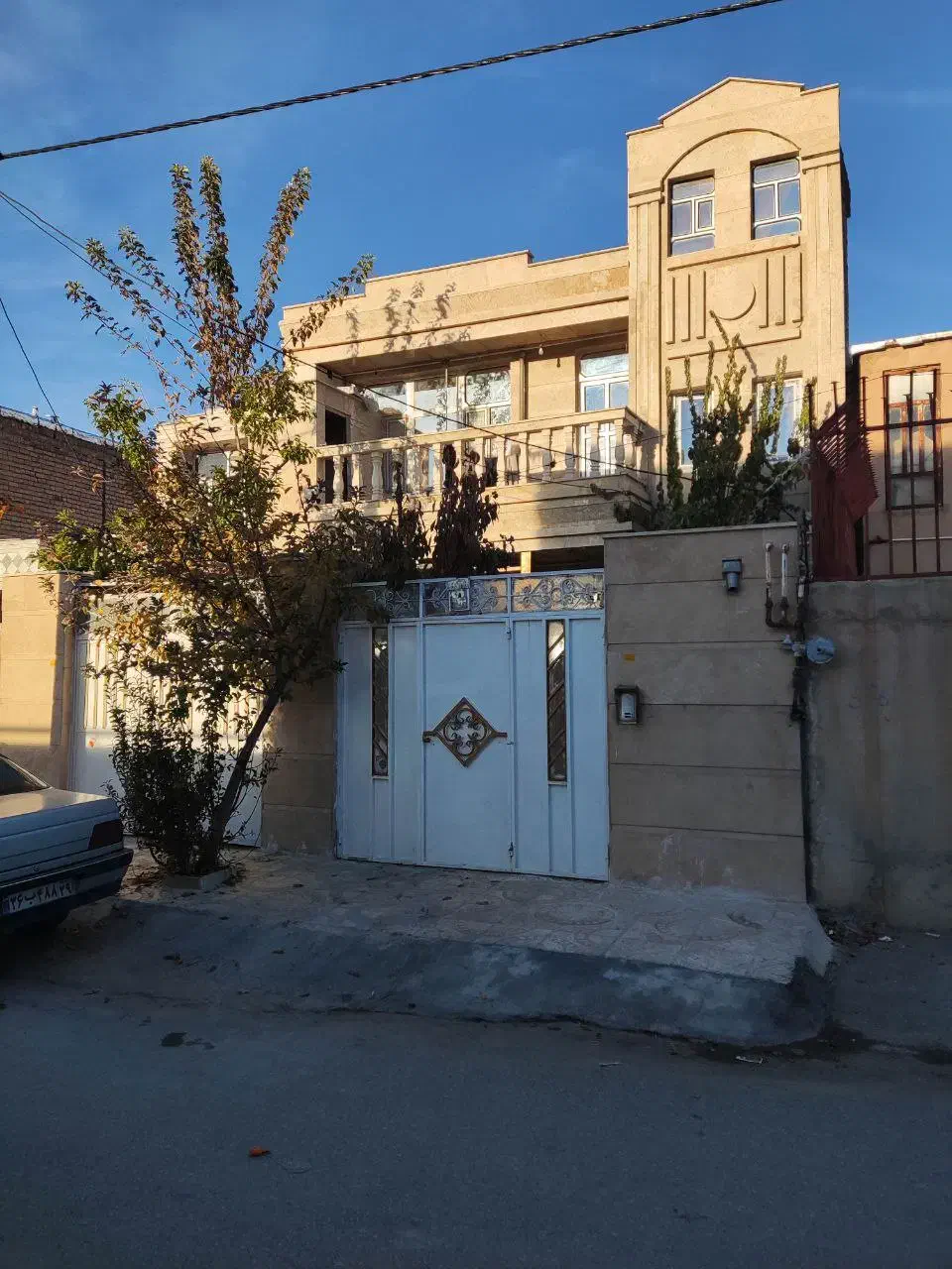 فروش فوری ویلایی دو طبقه هفتصددستگاه|فروش خانه و ویلا|اسلامآباد غرب, |دیوار