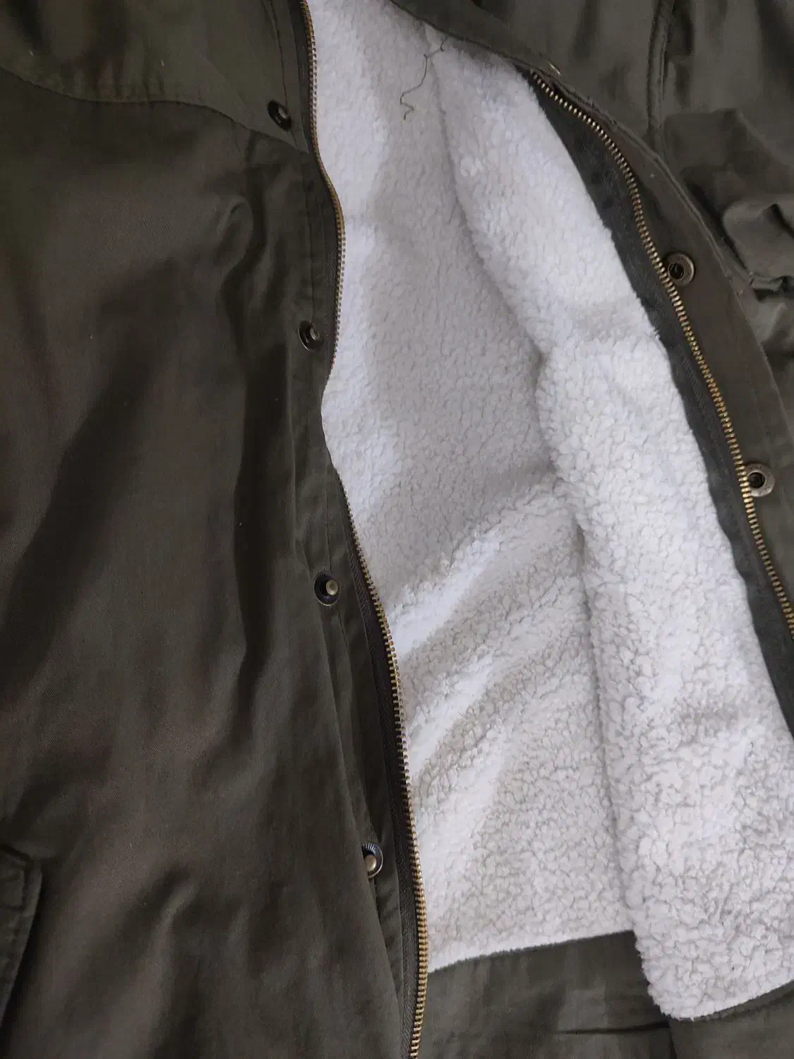 کت کتان|لباس|نیشابور, دارایی|دیوار