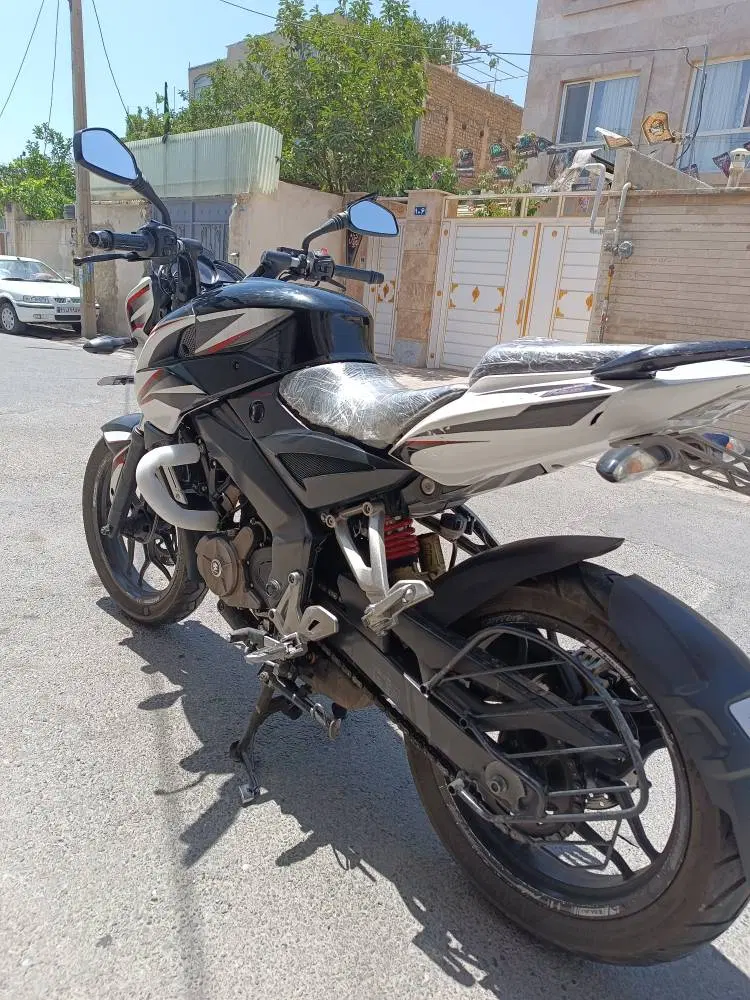 NS 200 ان اس پلمپ|موتورسیکلت|کرج, مصباح|دیوار